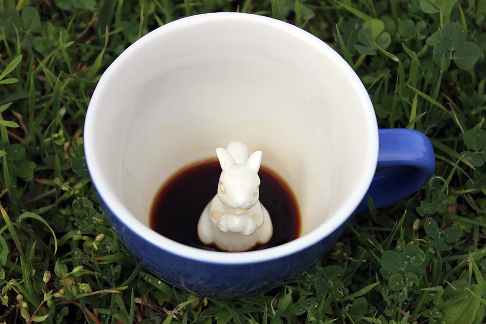 CREATURE CUPS Krásný keramický hrnek s veverkou pro kávu, kakao i čaj. Ideální jako dárek (3)